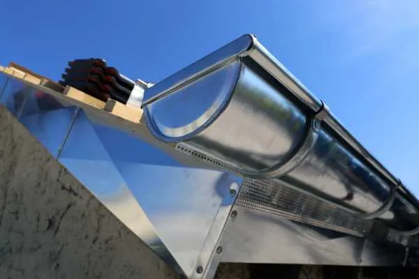 zinguerie sur toit à Vauvert